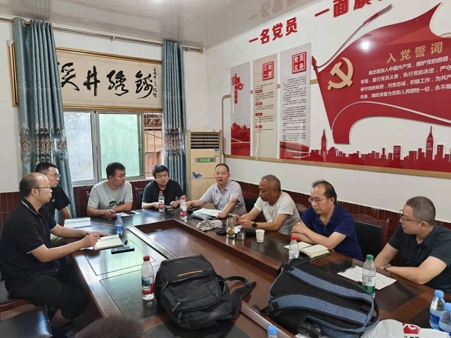 公司領導到S502宣漢縣金埡至萬源市井溪段公路工程勘察設計項目調研指導